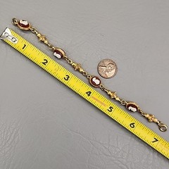 Vintage Cameo Bracelet Linked Gold Tone Chain Resin Missing One 6.25″
