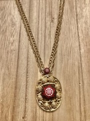 Vintage Celebrity NY Gold Tone Double Chain Pendant Moroccan Matrix Necklace.