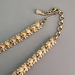 Vintage Faux Pearls Collar Necklace White Brushed Gold Tone 15.5″