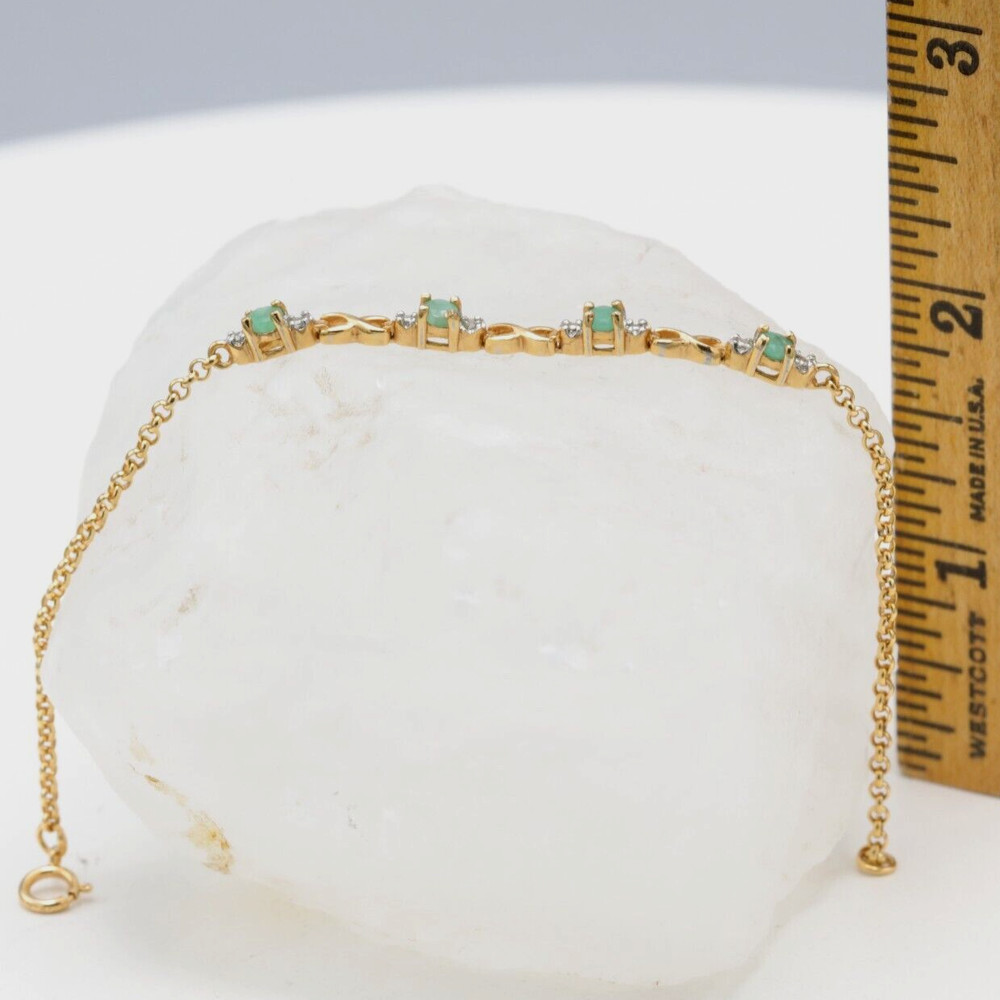 Tiny delicate Gold tone chain links 6 3/4″ Bracelet w/4 round Peridot stones
