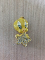Tweety Bird Warner Bros Yellow Enamel Crystal Star Brooch