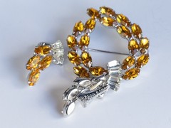 b david signed vintage amber rhinestone brooch and earrings set original box