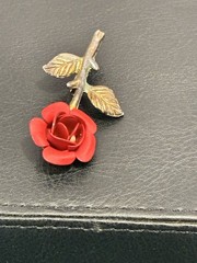 Vintage MCM 3D Matte Red Enamel Rose Brooch Pin Gold Tone Textured Stem Flower
