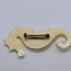Vintage Plastic Seahorse Brooch Off-White Large 3″ Long