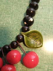 Vtg Flying Colors Rockabilly Pin-Up Red Cherries Black Dot Ceramic Bead Necklace