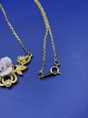 VTG Avon Porcelain Pink Rose Faux Pearl Gold Tone Pendant Necklace & Chain