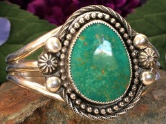 NICE 64 GRAM GREEN TURQUOISE STERLING SILVER NAVAJO SOUTHWESTERN STYLE BRACELET