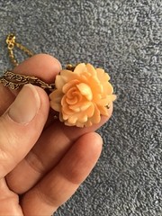 Vtg Carved Floral Necklace Faux Orange Lucite Acrylic Flower Gold Tone Chain