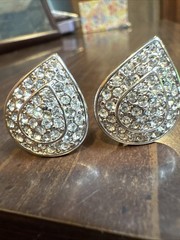 Vtg MONET Gold tone Rhinestone Teardrop Diamond Clip-on Earrings