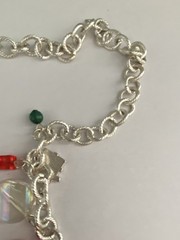 VINTAGE CHRISTMAS Red & Green Bead & Charms Festive Silver Tone Chain Necklace