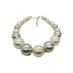 Faux Pearl Necklace White Chunky Graduated Wilma Flintstone Silver tone 21 in