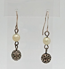 VTG 925 Faux Pearl Drop Earrings 1.5in Sterling Silver 7gtw Pattern Bead Artisan