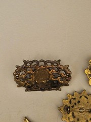 5 Brooches Vintage One Signed AAi