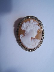 VINTAGE 800 SILVER & MARCASITE SHELL CAMEO PIN PENDANT