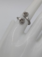 Sarah Coventry Silver Plated Metal Double Rose Bypass Ring Size 7.75 Flower
