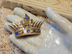 Vintage WONDERS 2004 Masters of Florence Medici Rhinestone Crown Pin ~ Estate
