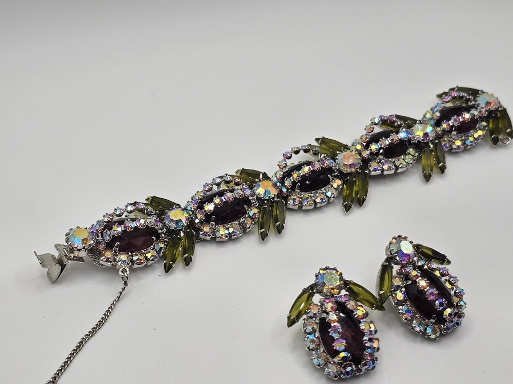 Vintage Unsigned Hobe Amethyst and Olive color Art Glass Earring/Bracelet Set