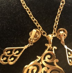 Trifari Rare Trifarium baroque Demi Parure Pendant & Earrings Vin Statement NR!