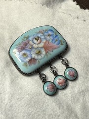 Exquisite Vintage Hand-painted Russian Rostov Floral Enamel Porcelain Brooch Pin