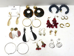 28pc LOT COSTUME JEWELRY – 14 PAIRS of BEAUTIFUL LADIES RHINESTONE EARRINGS *