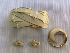 Vintage Monet 1980s Ivory Enamel Gold Vine Bracelet Earring Brooch Set 3pc