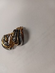 Vintage Domed Y2K Clip-On Earrings 1980-1990’s Design Era Imitation Silver Gold