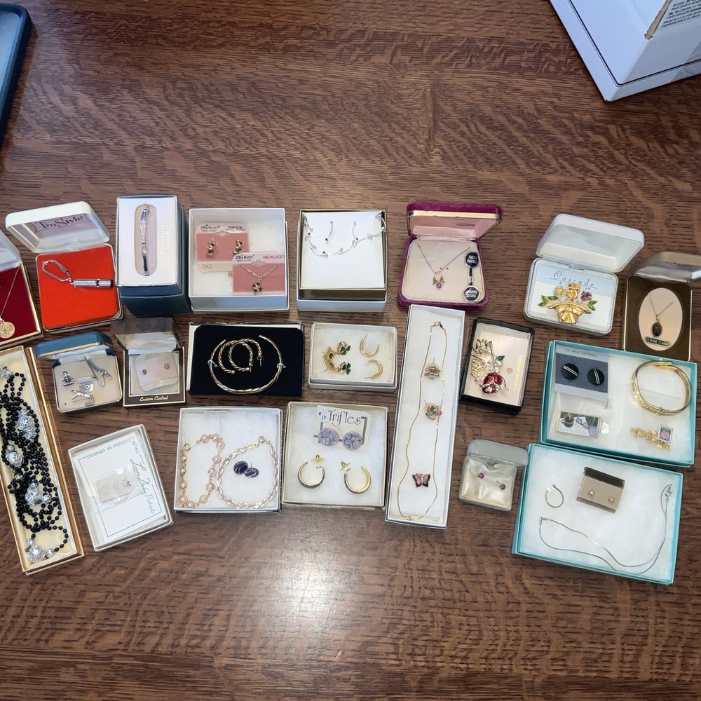 VINTAGE CUSTOM JEWELRY LOT VERY NICE PCS