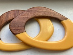 Set Of 2 Rare Vintage Irregular Shape Carved Laminated Bakelite Bangle Bracelets