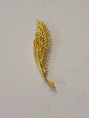 Vintage Gold Crown Trifari Brooch Pin 3.5 Inches