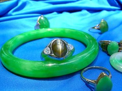Original EARTH MINED Jadeite JADE DIAMOND Vintage Deco Disc Pendant 18K GOLD