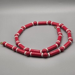 Trifari Vintage Red White Beaded Necklace Gold-Tone Jewelry Elegant Signed 25″