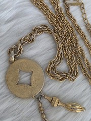 Vintage Casual Corner Gold Tone 34″ Long Chain Necklace Celtic Pendant Dangle