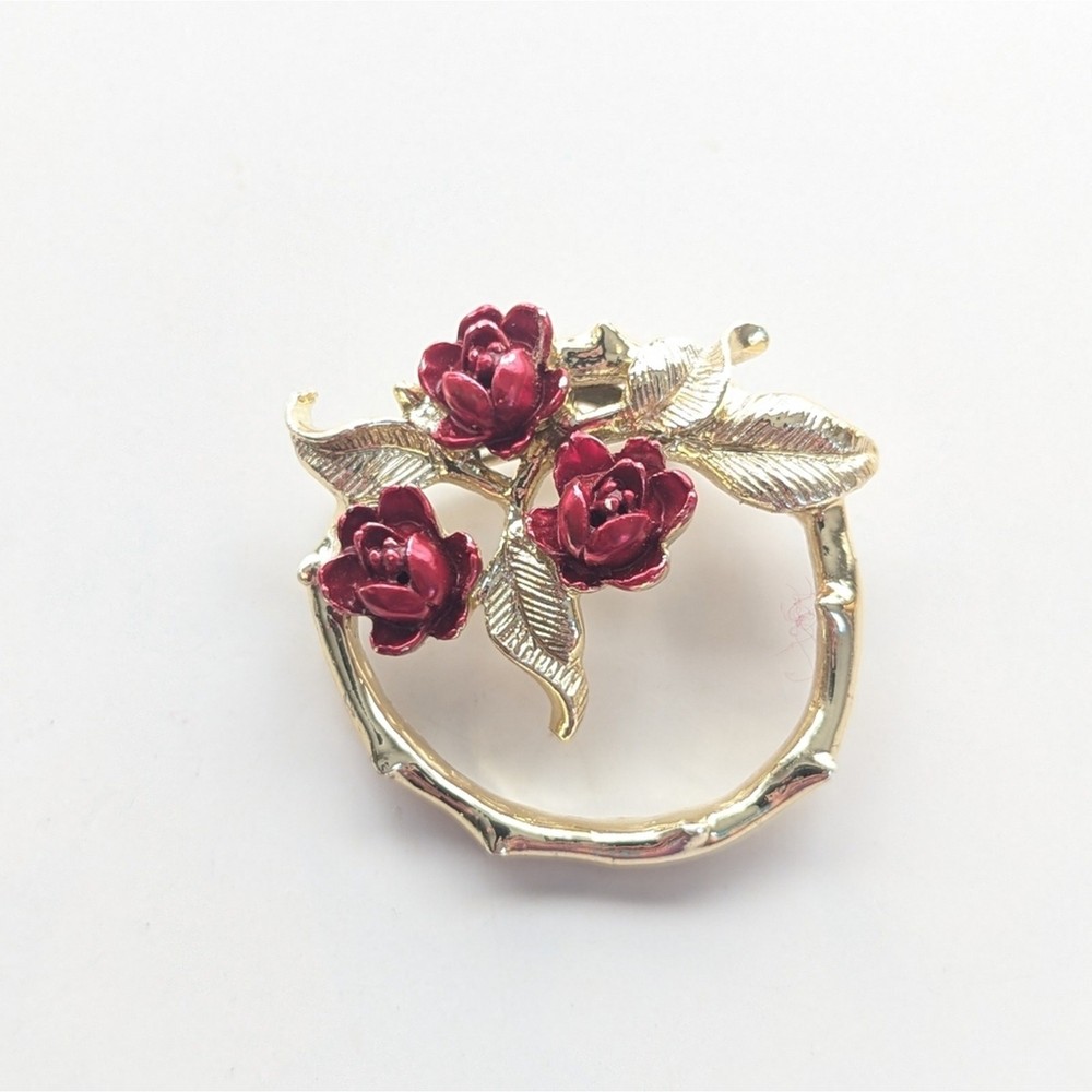 Vintage Signed Gerry’s Gold Tone Romantic Rose Cottagecore Wreath Brooch