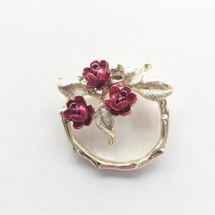 Vintage Signed Gerry’s Gold Tone Romantic Rose Cottagecore Wreath Brooch