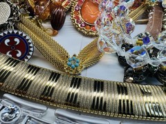 Necklace Bracelet Jewelry Lot Unsigned Over 110 Pieces Resellers All Wearable