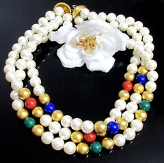 VTG RUNWAY BOOK PIECE NAPIER 3 STRAND FAUX PEARL/BEAD NECKLACE GP “Scarborough”