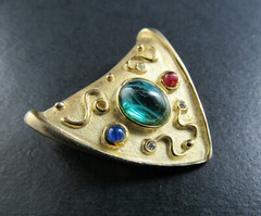 GOLD TONE MULTICOLOR PENDANT ER7