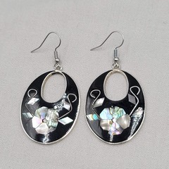 Vintage Mother of Pearl Flower Inlay Mexico Pierced Earrings Silver tone 1 5/8″