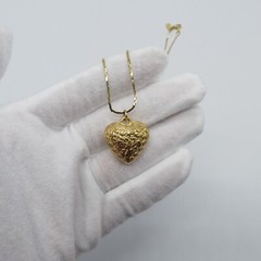 VTG Lady Remington Puffy Heart Pendant Necklace Gold Tone Repousse Chasing 38″
