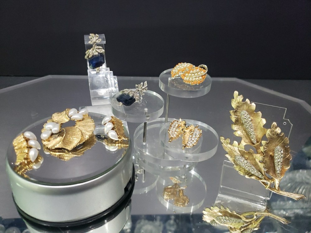 Clip on Screw back Earrings & Brooch pin Crystal faux pearl vtg ALL SIGNED “BSK”