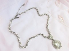 Vintage NY Sparkling Rhinestone Pendant Necklace Silver Plated 18″-19″