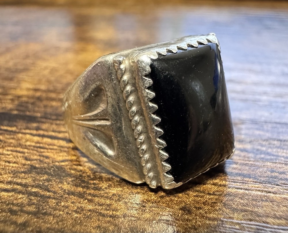 Vintage Southwestern American Sterling Silver & Onyx Ring Size 8.5 – Heavy