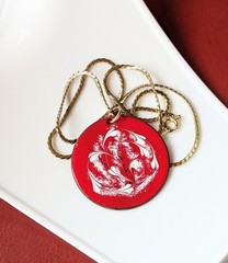 RED Enamel WHITE Heart Swirl Copper Vintage Pendant 24″ Gold Tone Necklace