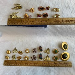 Vtg Clip-On Earring Lot Costume Jewelry Richelieu Lisner Monet Marvella Enamel