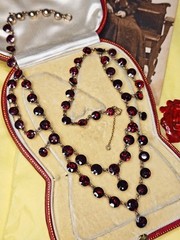 English Late Georgian Early Victorian Almandine Swags Garnet 9 KT Gold Necklace