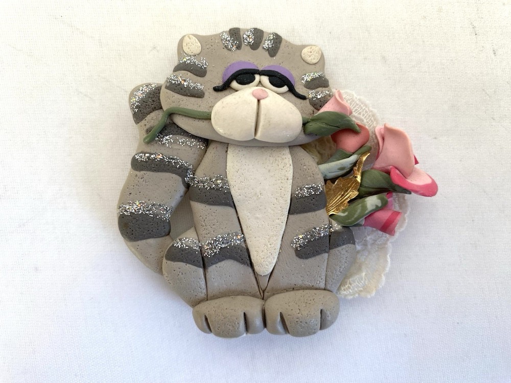 Vintage TIGRE LIS Karen Justice CAT & Roses Polymer Clay 2-1/2” BROOCH