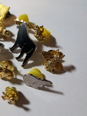 Vintage Mixed 18 Animal Enamel Pin Lot Bee Wolf Bear Bird Fish Dolphin Koala Pig
