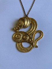Rare vintage sea serpent/sea horse pendant necklace