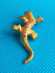 Vintage AAI Lizard/Gecko Pink Rhinestone Gold Tone Brooch/Pin. FREE SHIPPING