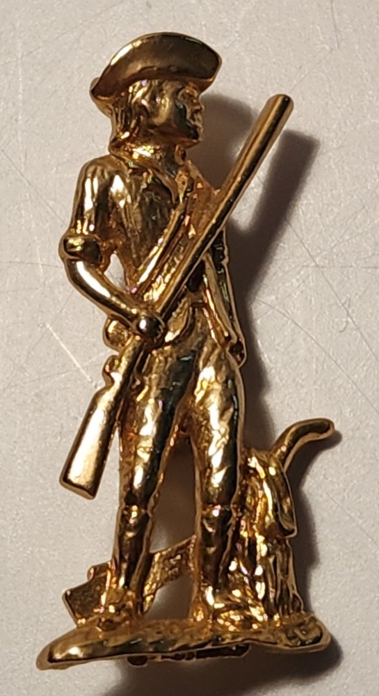 Vintage Minuteman Soldier w/Rifle Pin Gold Tone Cinerama Cranston As Pictured
